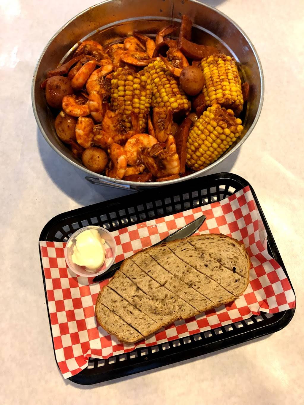 Crawfish Boil Co. Restaurant & Bar | restaurant | 6851 S Gaylord St Ste B2-251, Centennial, CO 80122, USA | 7205492645 OR +1 720-549-2645