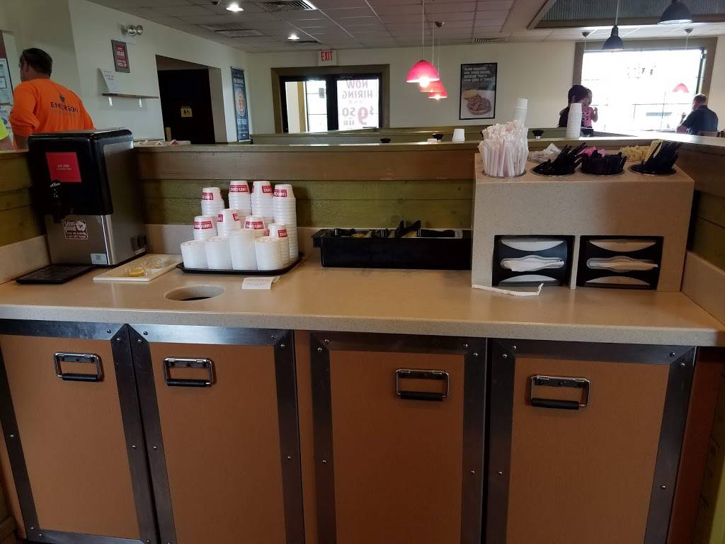 Lions Choice | restaurant | 10765 Sunset Hills Plaza, St. Louis, MO 63127, USA | 3149849233 OR +1 314-984-9233