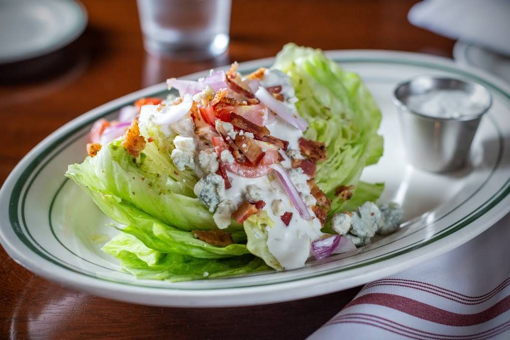 L. Woods Tap & Pine Lodge | restaurant | 7110 Lincoln Ave, Lincolnwood, IL 60712, USA | 8476773350 OR +1 847-677-3350