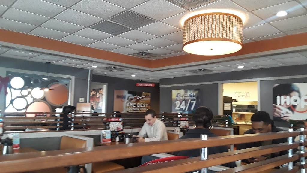 IHOP | restaurant | 12725 Southwest Fwy, Stafford, TX 77477, USA | 2812403500 OR +1 281-240-3500