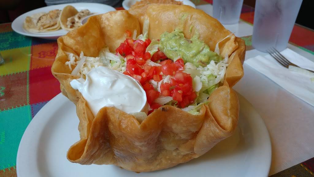 Montezuma Restaurant | restaurant | 112 E Stroube St, Oxnard, CA 93036, USA | 8059830033 OR +1 805-983-0033