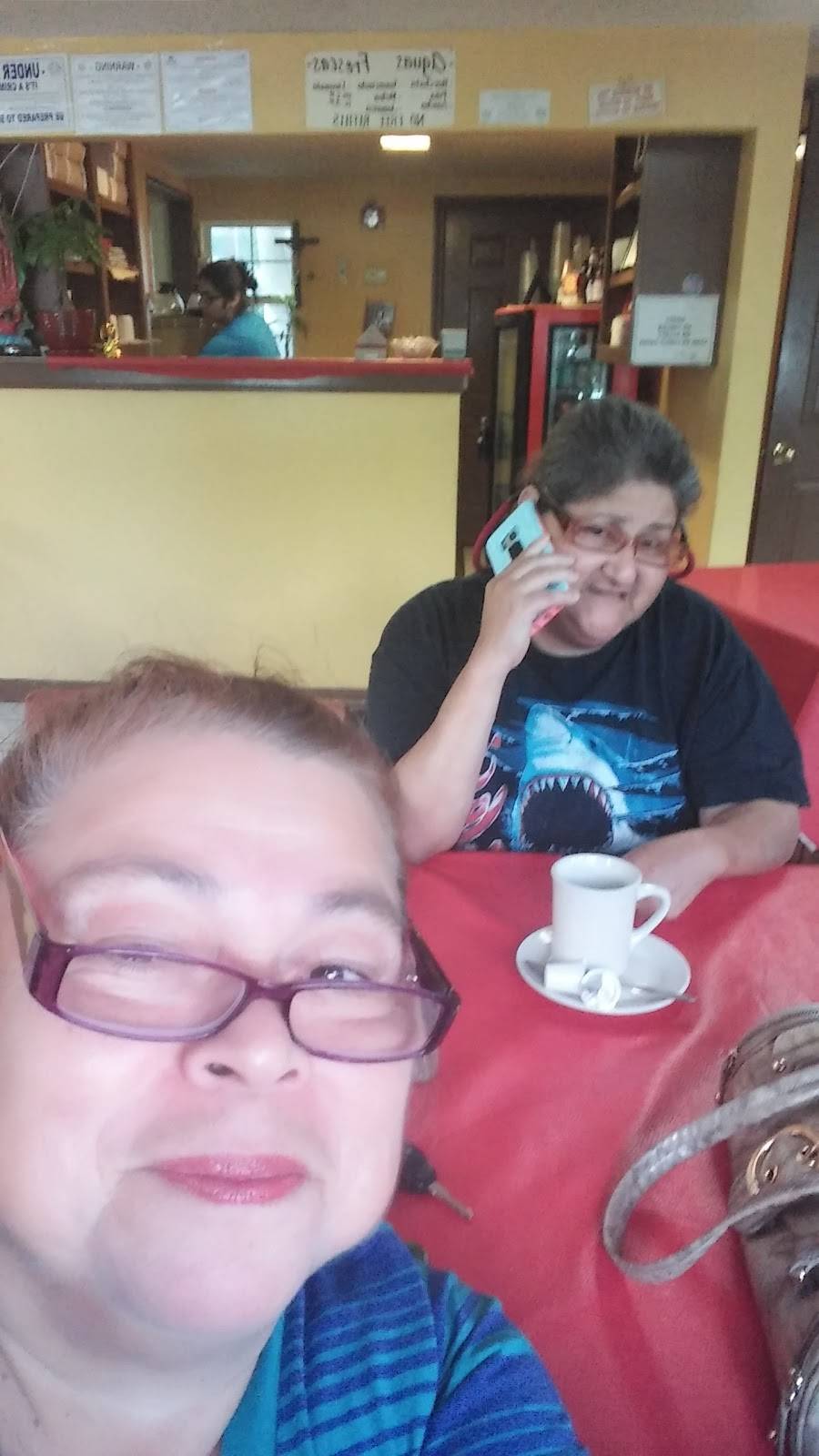 Mariselas Cafe | restaurant | 906 Main St, Palacios, TX 77465, USA | 3619720734 OR +1 361-972-0734