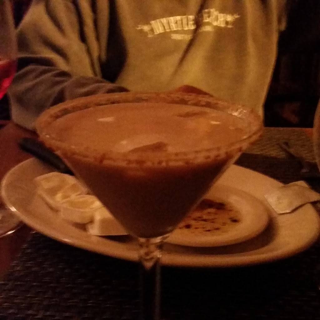 Caseys Restaurant | restaurant | 79 Washington Ave, Rensselaer, NY 12144, USA | 5184633318 OR +1 518-463-3318