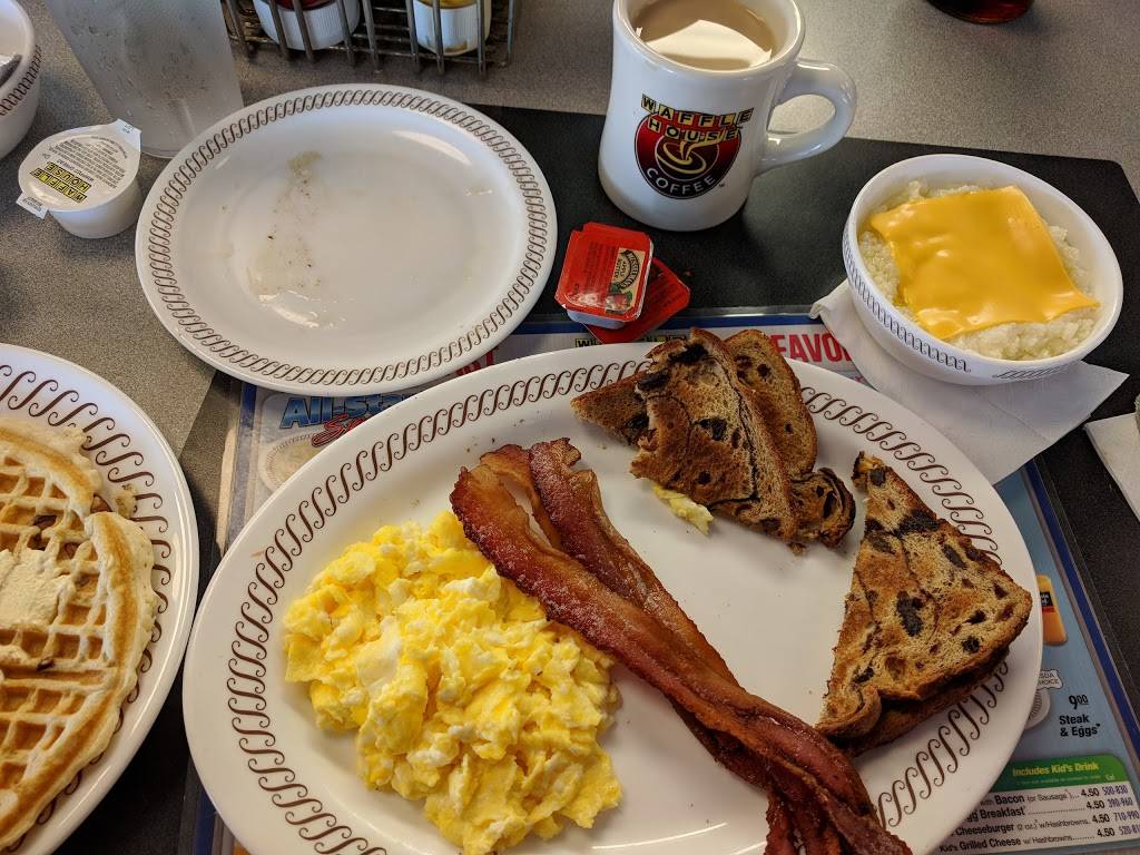 Waffle House | meal takeaway | 800 W Hwy 114 Bypass, Roanoke, TX 76262, USA | 8174906527 OR +1 817-490-6527