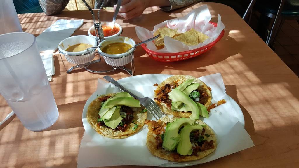 Los Charros | restaurant | 3912 Archer Dr, East Moline, IL 61244, USA | 3097551111 OR +1 309-755-1111