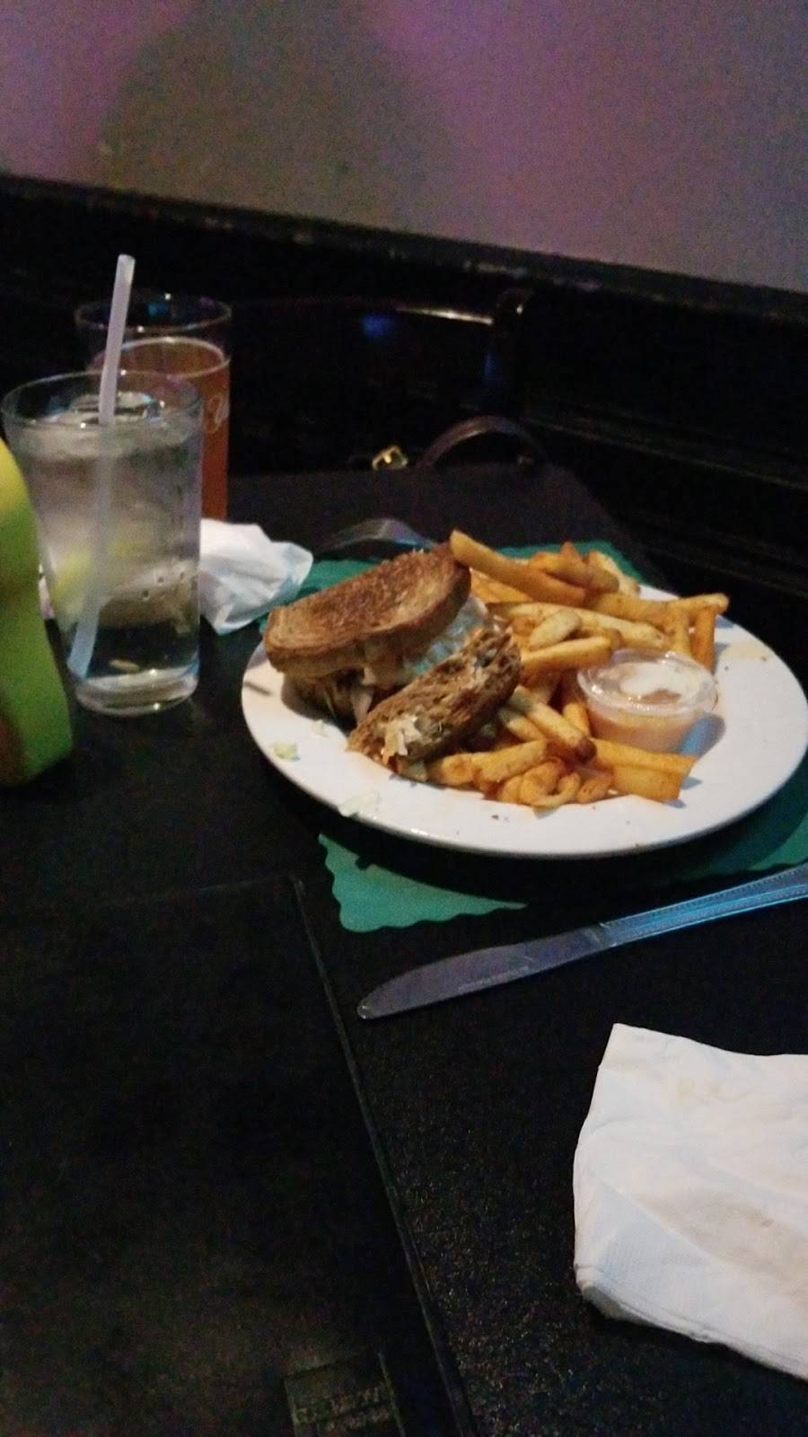 Ebenezers Bar & Grill | restaurant | 60 Bridge St, South Hadley, MA 01075, USA | 4134377632 OR +1 413-437-7632