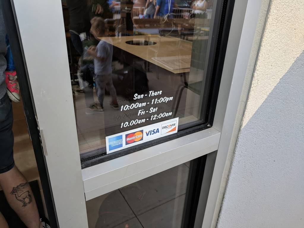 Raising Canes Chicken Fingers | meal takeaway | 8506 Benbrook Blvd, Benbrook, TX 76126, USA | 8172497523 OR +1 817-249-7523