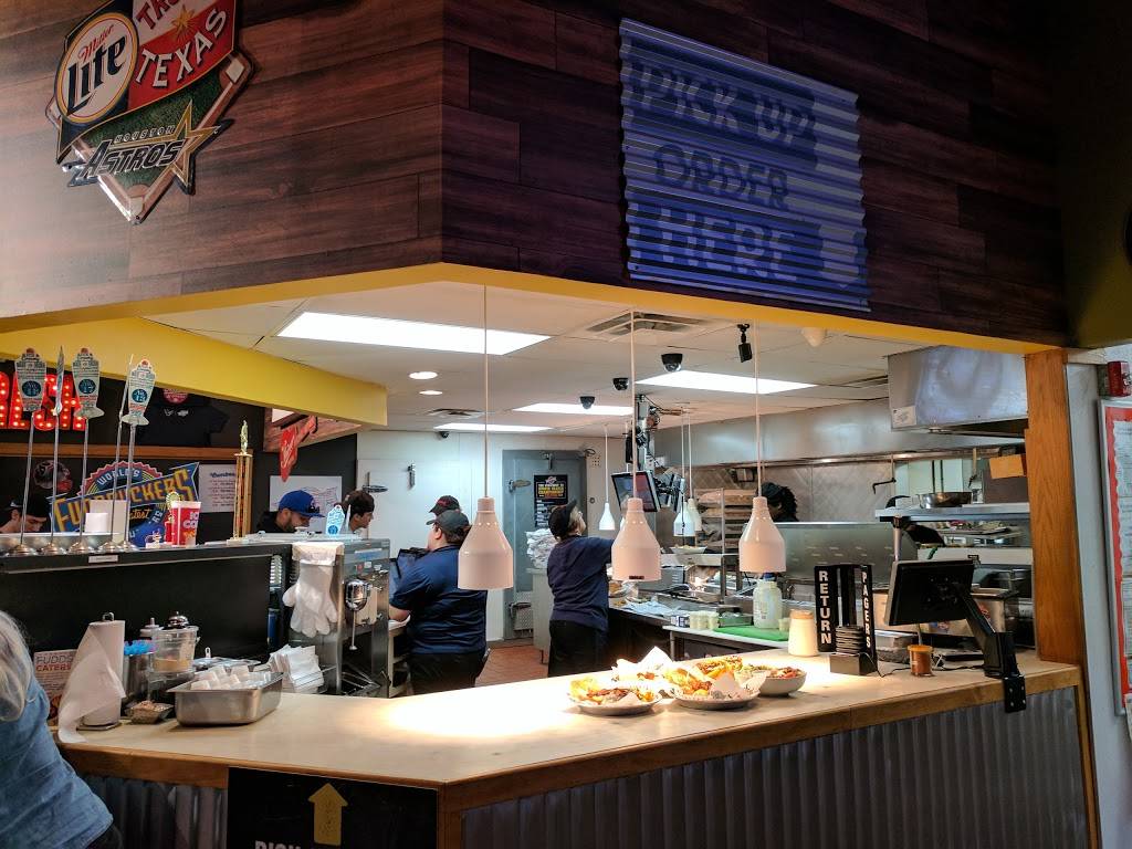 Fuddruckers | restaurant | 11950 Kurland Dr, Houston, TX 77034, USA | 2814847371 OR +1 281-484-7371
