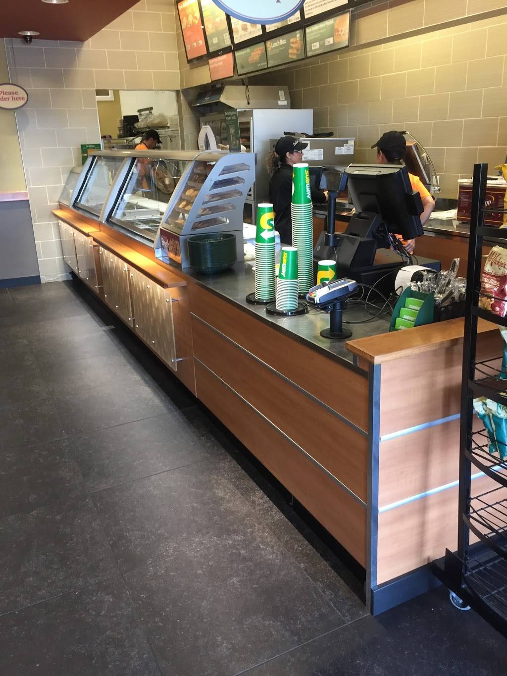 Subway | restaurant | 1739 Walkley Rd #3, Ottawa, ON K1V 0C2, Canada | 6137317311 OR +1 613-731-7311