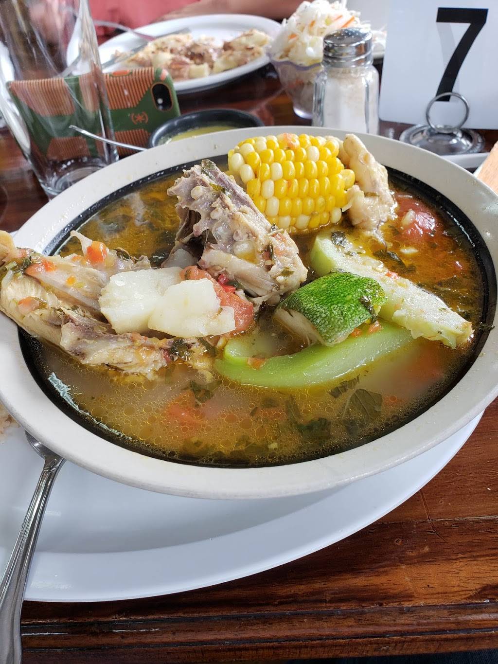 Las Delicias Restaurant | restaurant | 4010 W Montrose Ave, Chicago, IL 60641, USA | 7736854142 OR +1 773-685-4142