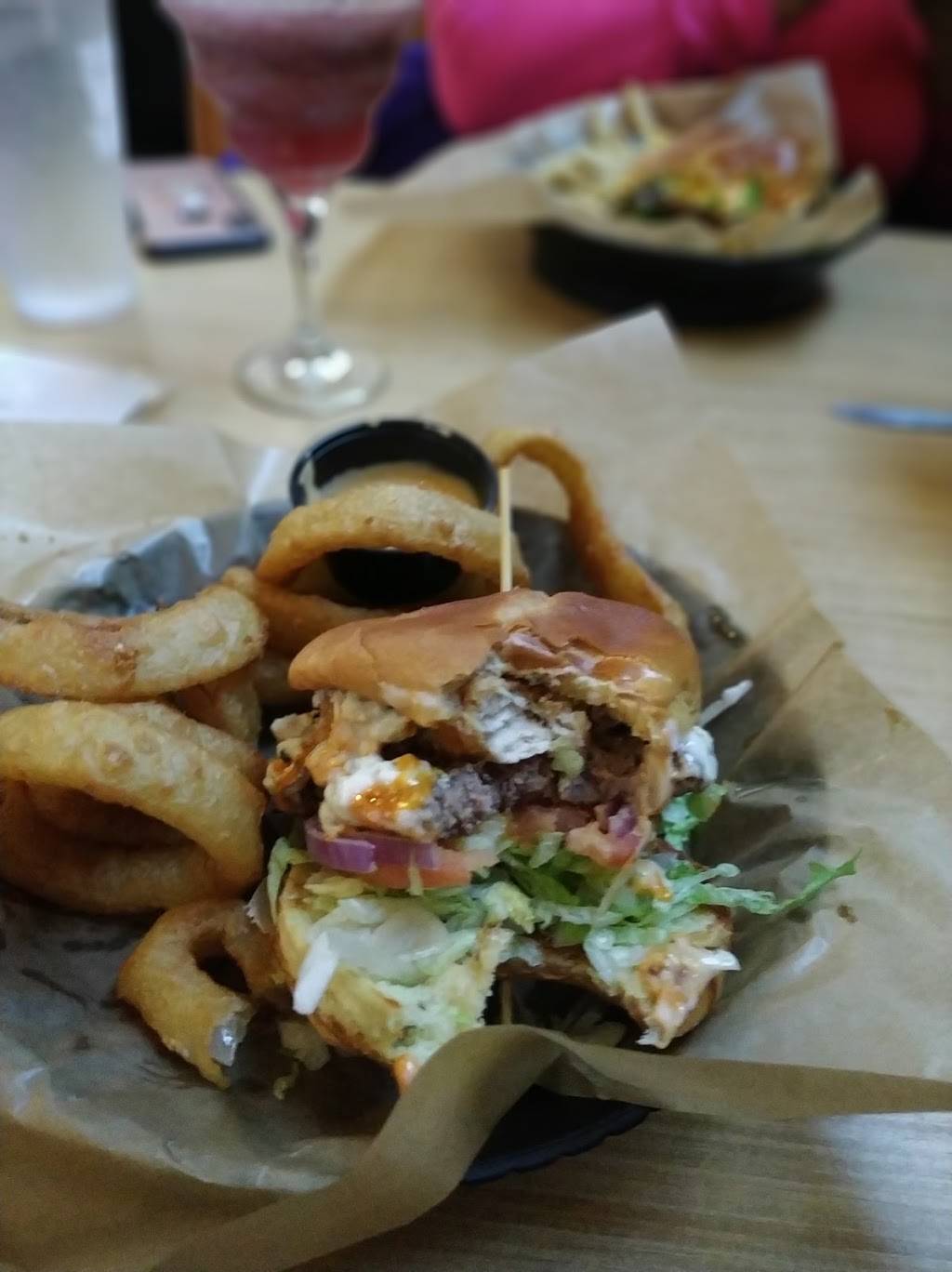 Buffalo Wild Wings | restaurant | 3099 Formosa Gardens Blvd, Kissimmee, FL 34747, USA | 4073971500 OR +1 407-397-1500