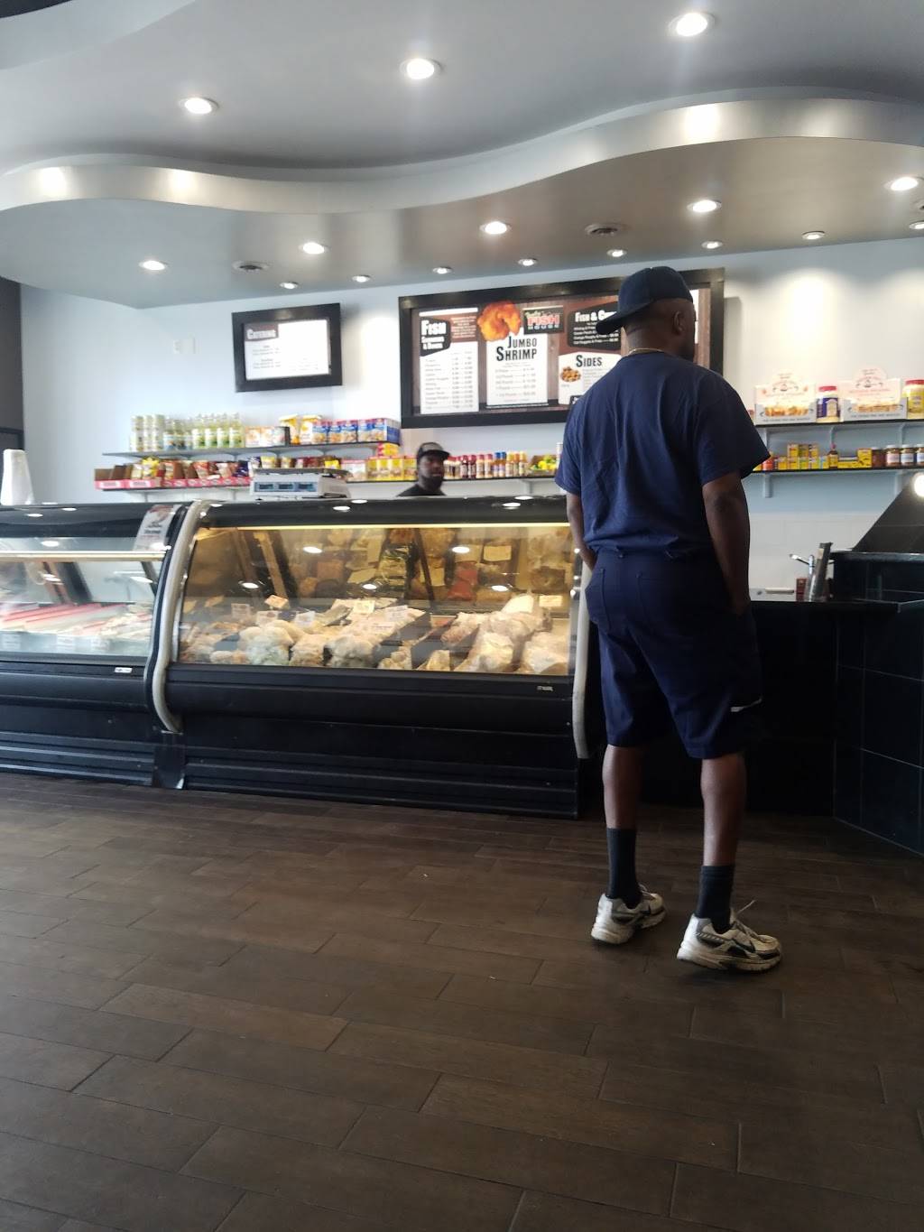 Fresh Fish House | restaurant | 9015 Telegraph Rd, Redford Charter Twp, MI 48239, USA | 3133877667 OR +1 313-387-7667