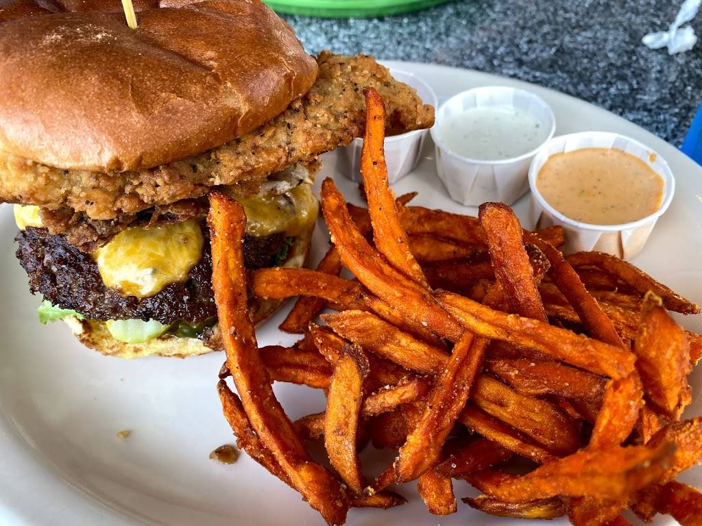 Bad Daddys Burger Bar | restaurant | 2317 Memorial Pkwy SW, Huntsville, AL 35801, USA | 2569704466 OR +1 256-970-4466