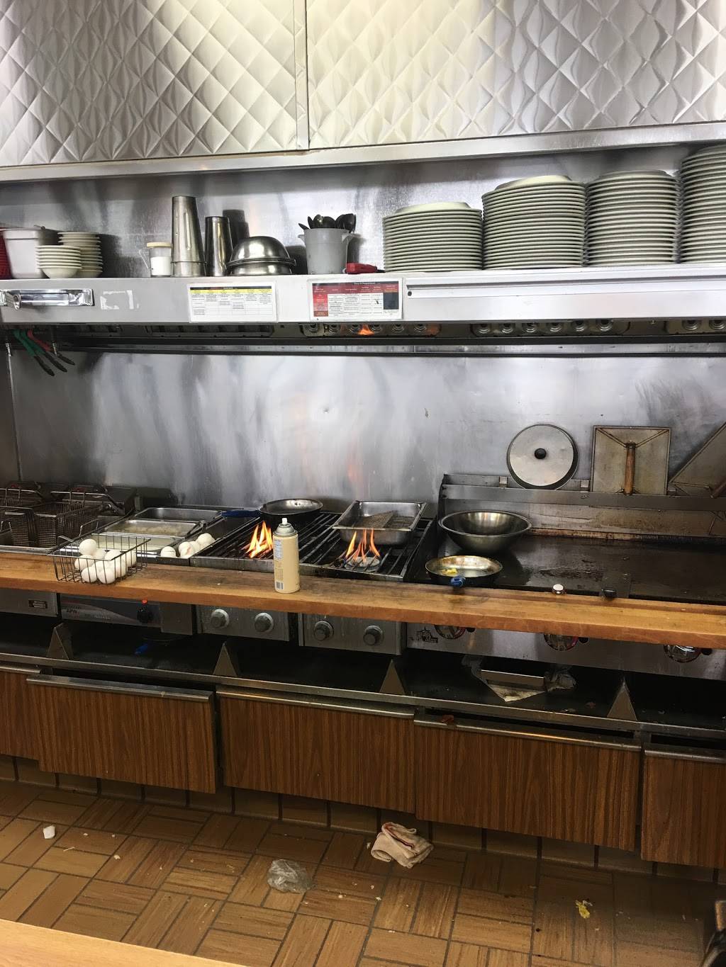 Huddle House | meal takeaway | 180 Old Hwy 64 E, Hayesville, NC 28904, USA | 8283894424 OR +1 828-389-4424