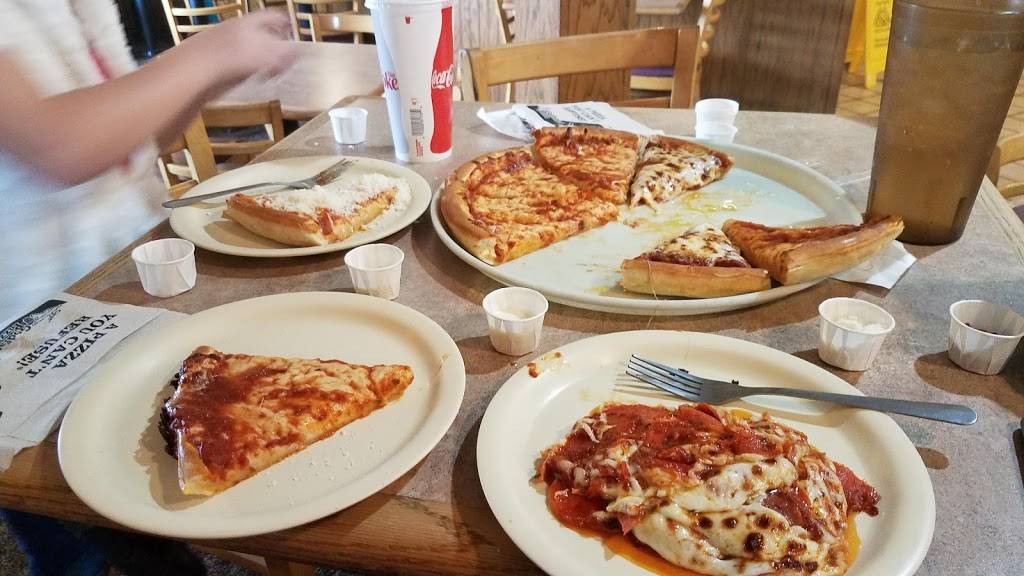 Godfathers Pizza | meal delivery | 1703 4th St SE, Mason City, IA 50401, USA | 6414245133 OR +1 641-424-5133