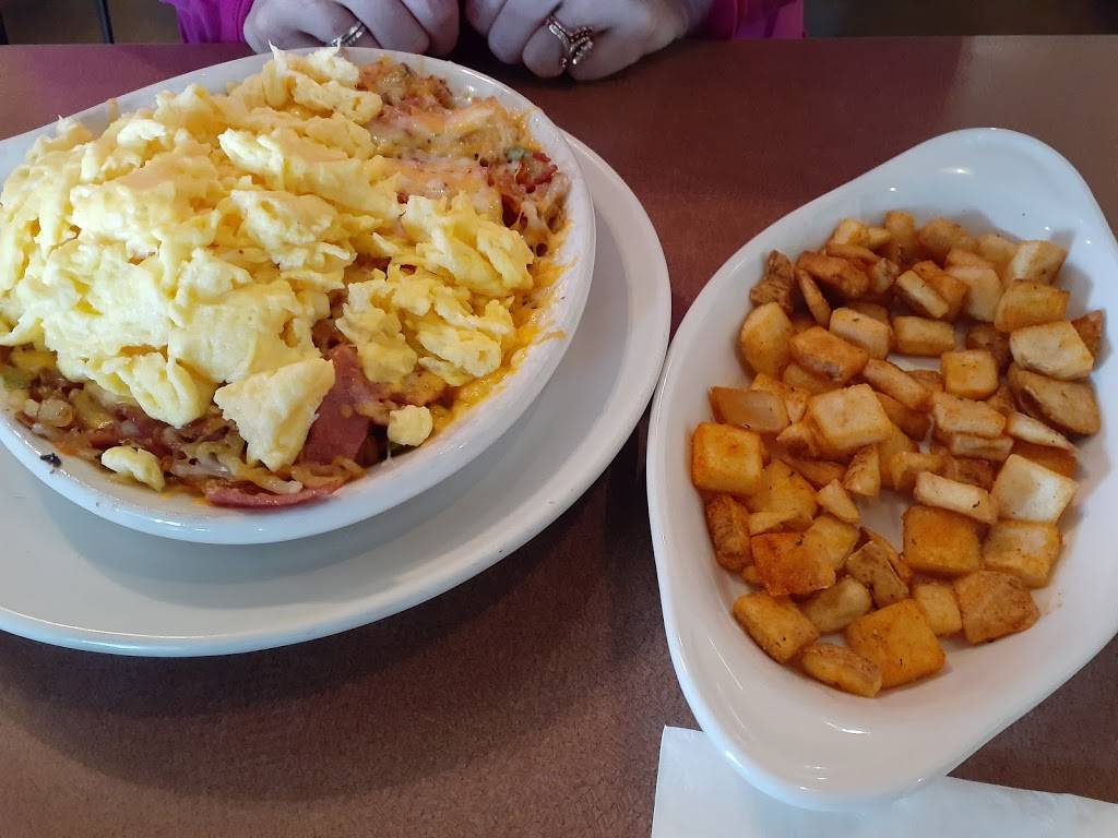 The Cracked Egg | restaurant | 7660 W Cheyenne Ave # 125, Las Vegas, NV 89129, USA | 7023957981 OR +1 702-395-7981