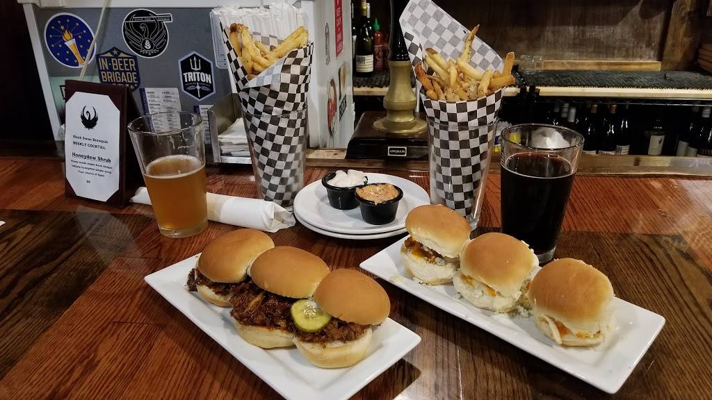 Black Swan Brewpub | restaurant | 7655, 2067 Hadley Rd, Plainfield, IN 46168, USA | 3178387444 OR +1 317-838-7444