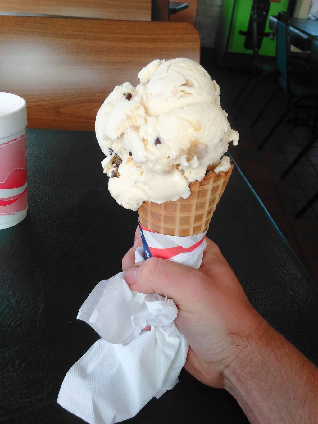 Burger Hut | restaurant | 745 N Union Ave, Alliance, OH 44601, USA | 3308234099 OR +1 330-823-4099