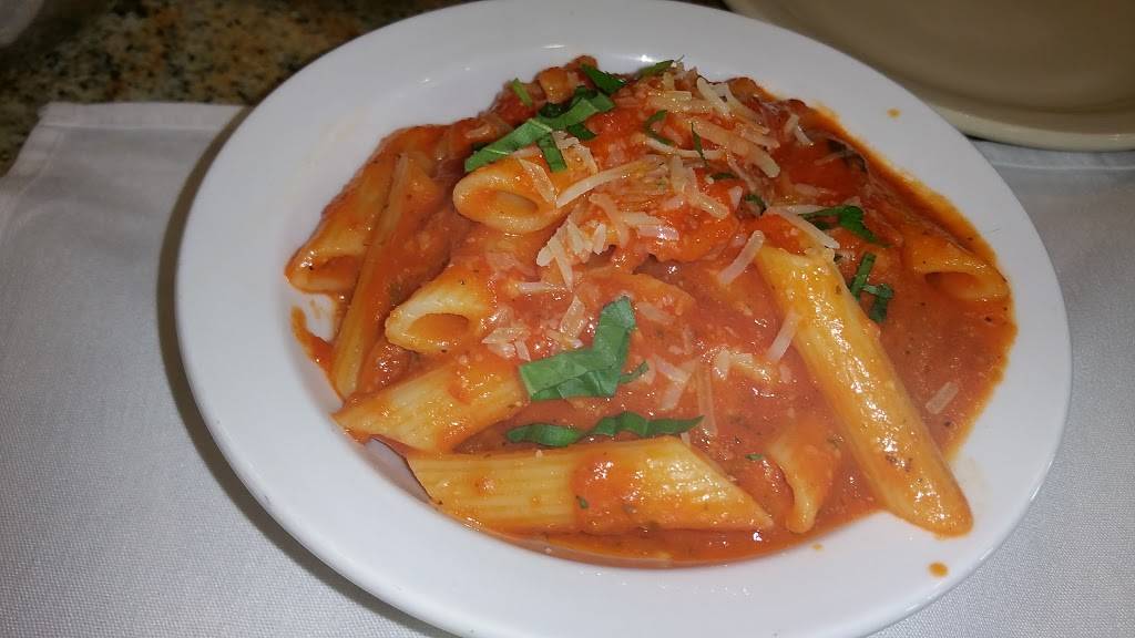 Armands Pizzeria | restaurant | 346 Yorktown Shopping Center, Lombard, IL 60148, USA | 6307853155 OR +1 630-785-3155