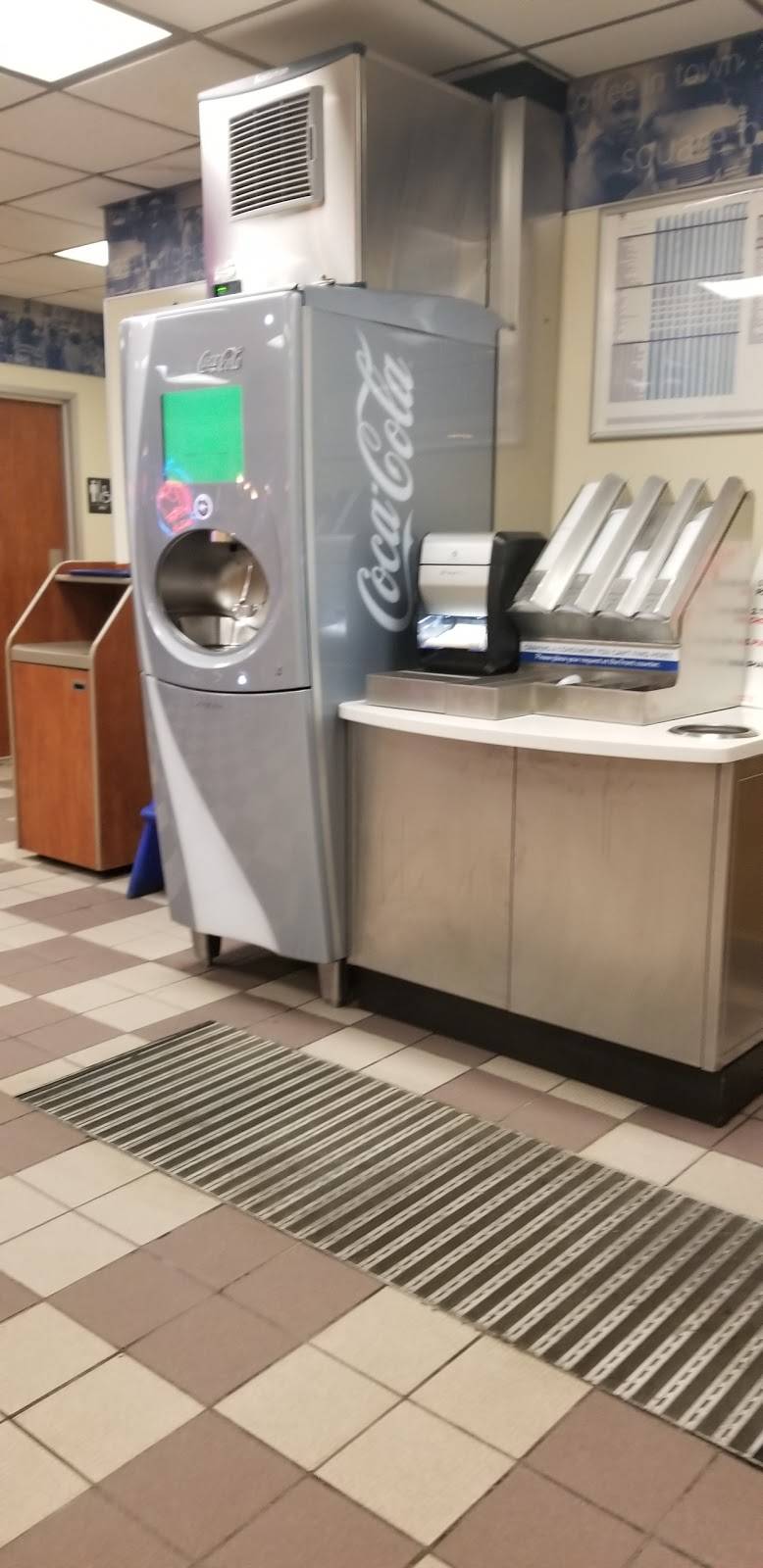 White Castle | restaurant | 306 W N Ave, Villa Park, IL 60181, USA | 6308330047 OR +1 630-833-0047