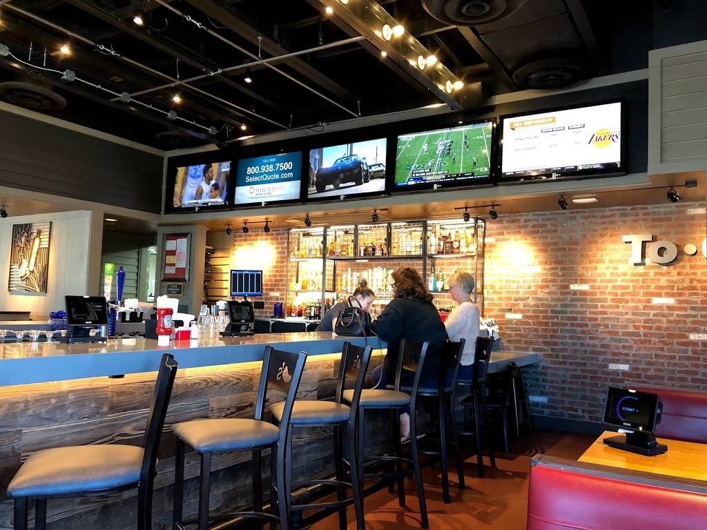 Chilis Grill & Bar | meal takeaway | 499 E Alessandro Blvd, Riverside, CA 92508, USA | 9517760952 OR +1 951-776-0952