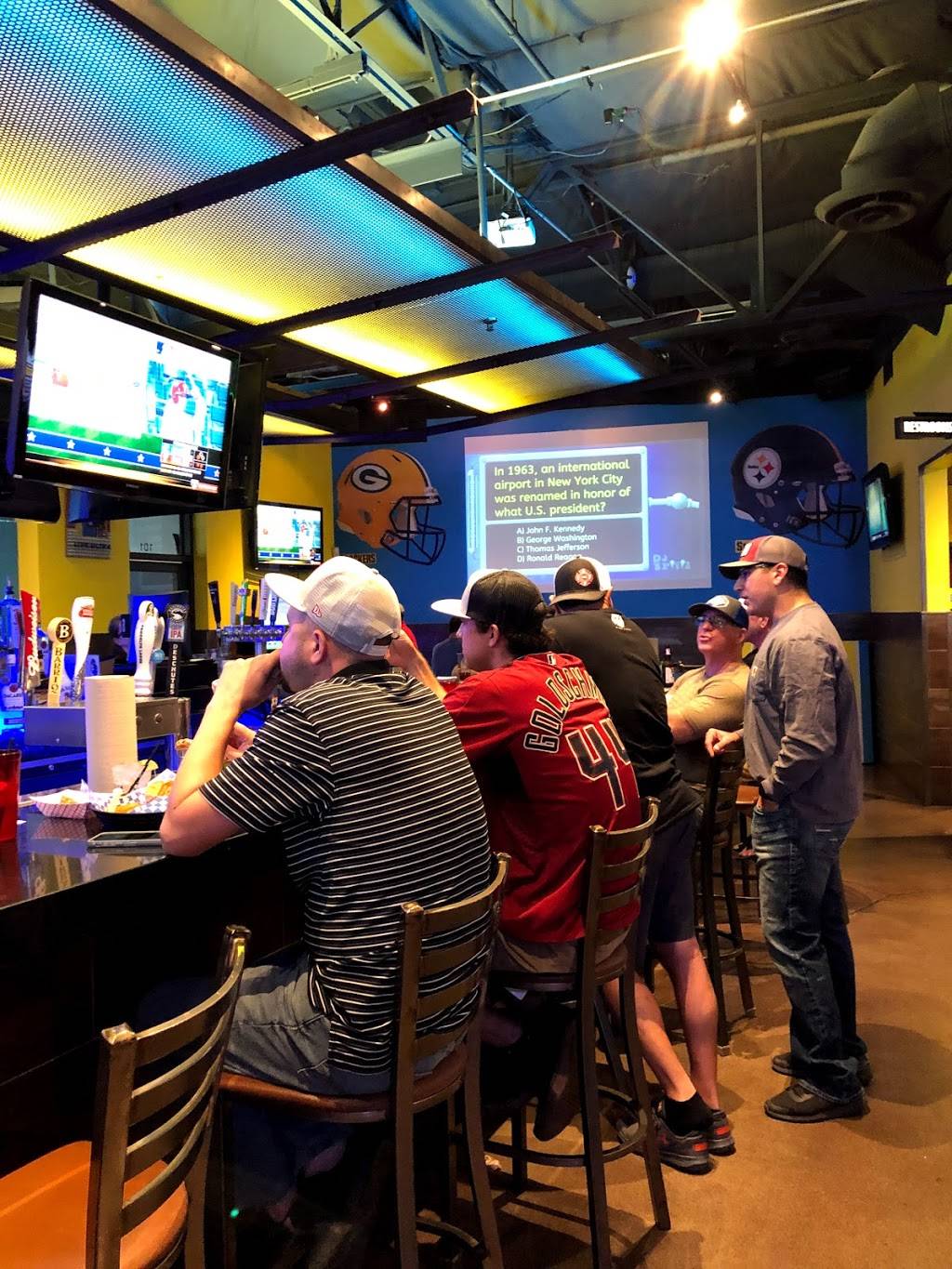 Bootys Wings Burgers & Beer | restaurant | 13375 W McDowell Rd Suite #101, Goodyear, AZ 85395, USA | 6234404739 OR +1 623-440-4739