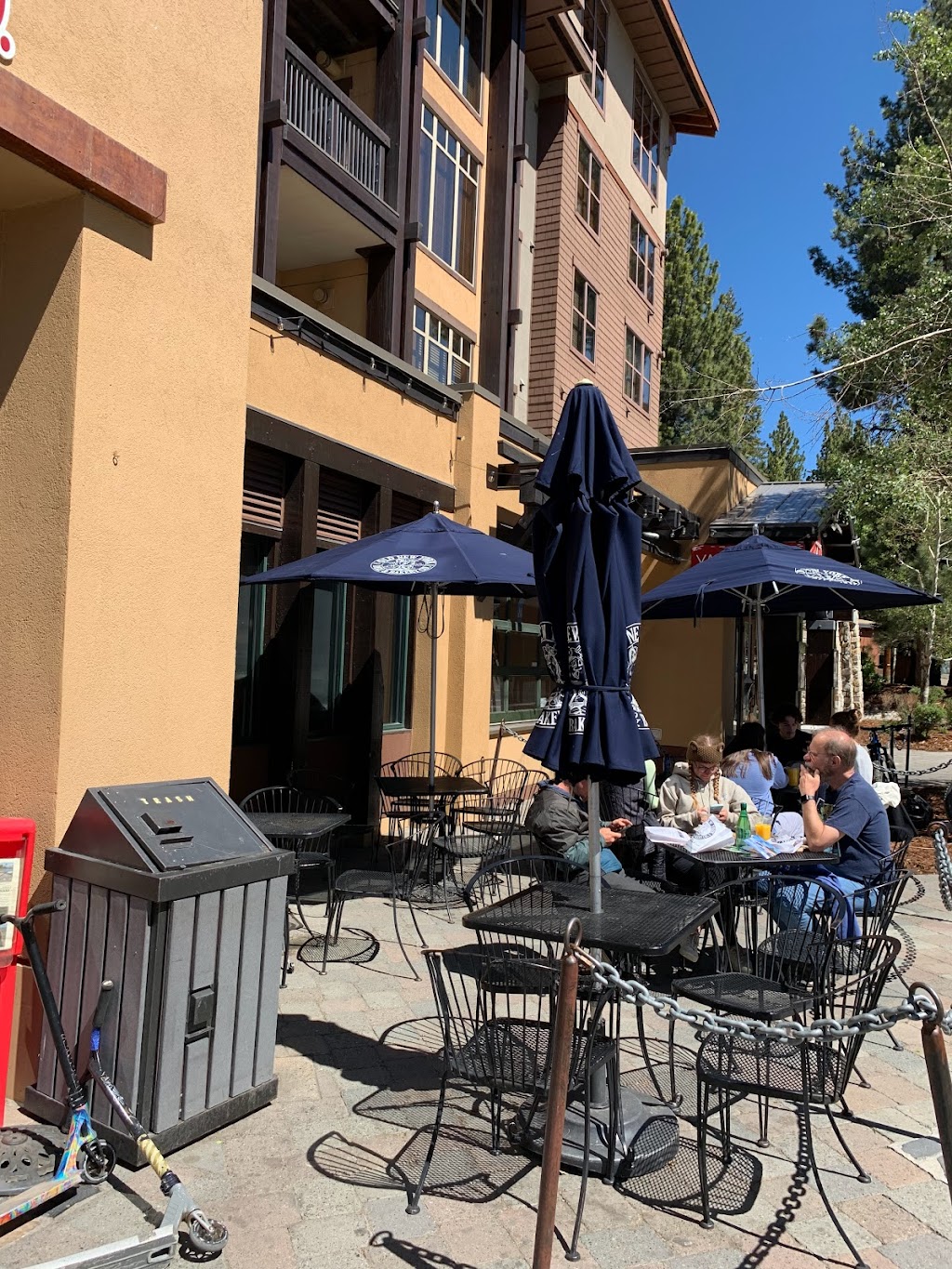 Old New York Deli & Bakery Co. | cafe | 6201 Minaret Rd #105, Mammoth Lakes, CA 93546, USA | 7609343354 OR +1 760-934-3354