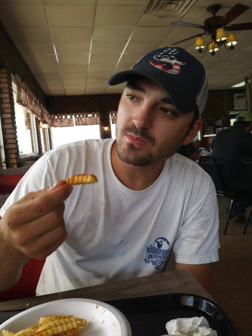 Big Johns Bar-B-Q | restaurant | 423 E Main St, Hohenwald, TN 38462, USA | 9317962244 OR +1 931-796-2244