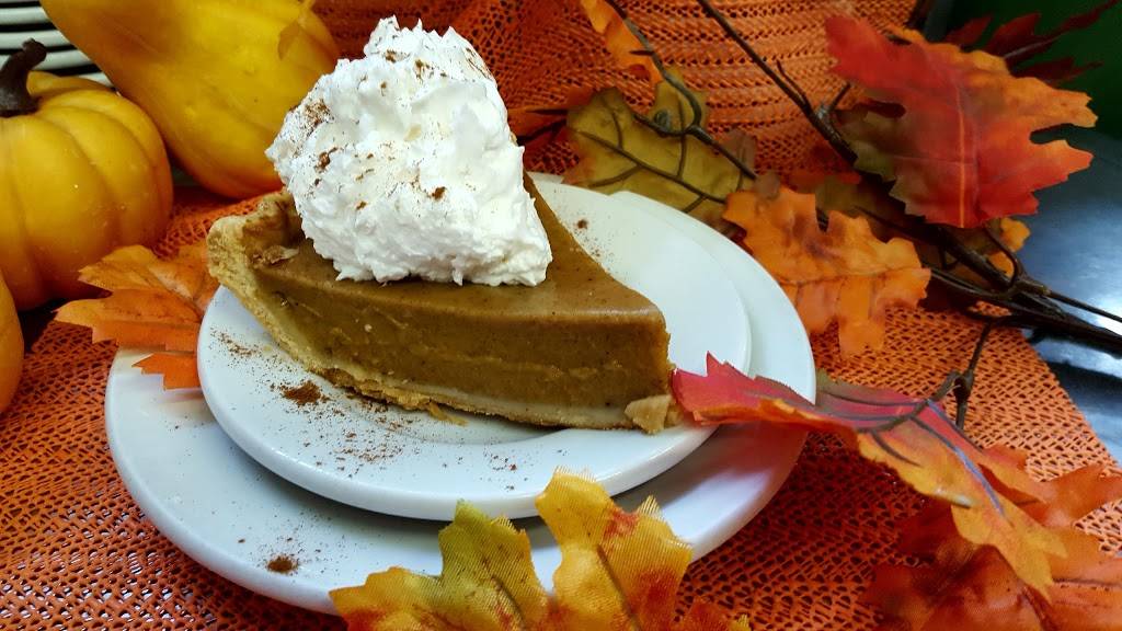 Merry Go Round Restaurant | restaurant | 2101 N Fares Ave, Evansville, IN 47711, USA | 8124236388 OR +1 812-423-6388