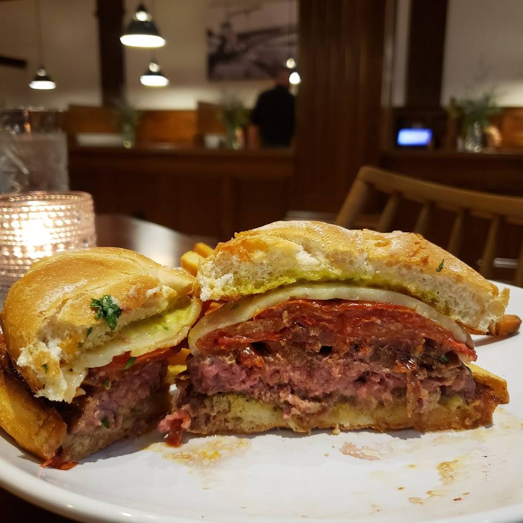 Dodies Dockside | restaurant | 301 Broadway Ave, Lorain, OH 44052, USA | 4407427209 OR +1 440-742-7209