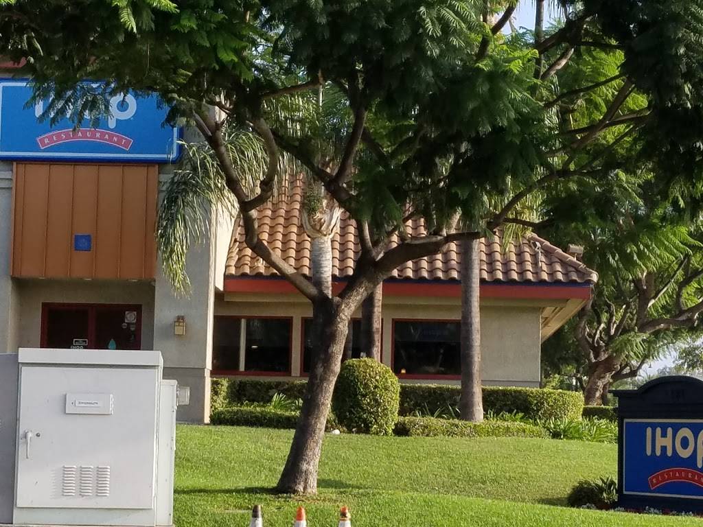 IHOP | restaurant | 131 N Kraemer Blvd, Placentia, CA 92870, USA | 7145287838 OR +1 714-528-7838