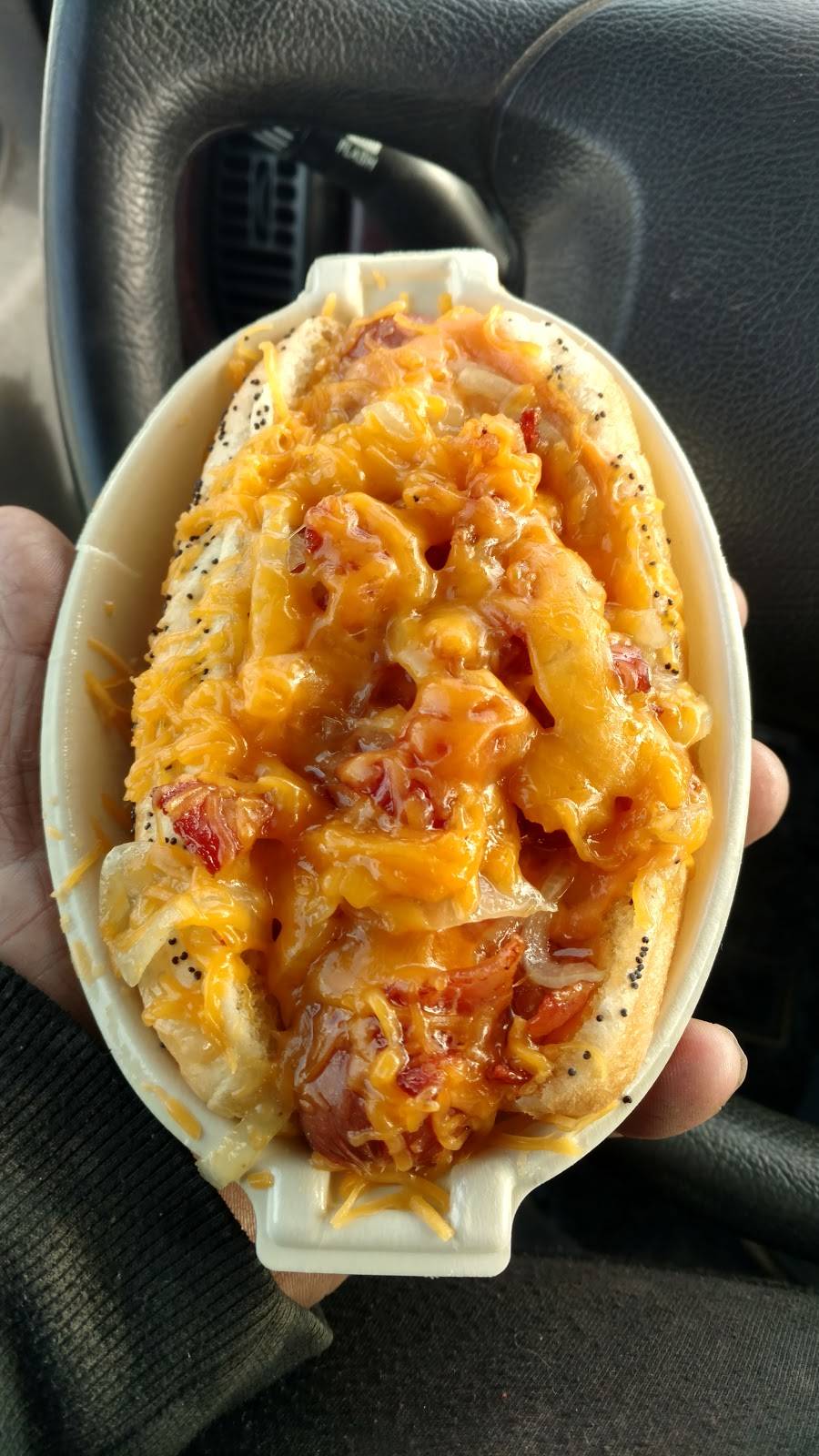 Interstate Dogs | restaurant | 12120 75th St, Kenosha, WI 53142, USA | 2628577175 OR +1 262-857-7175