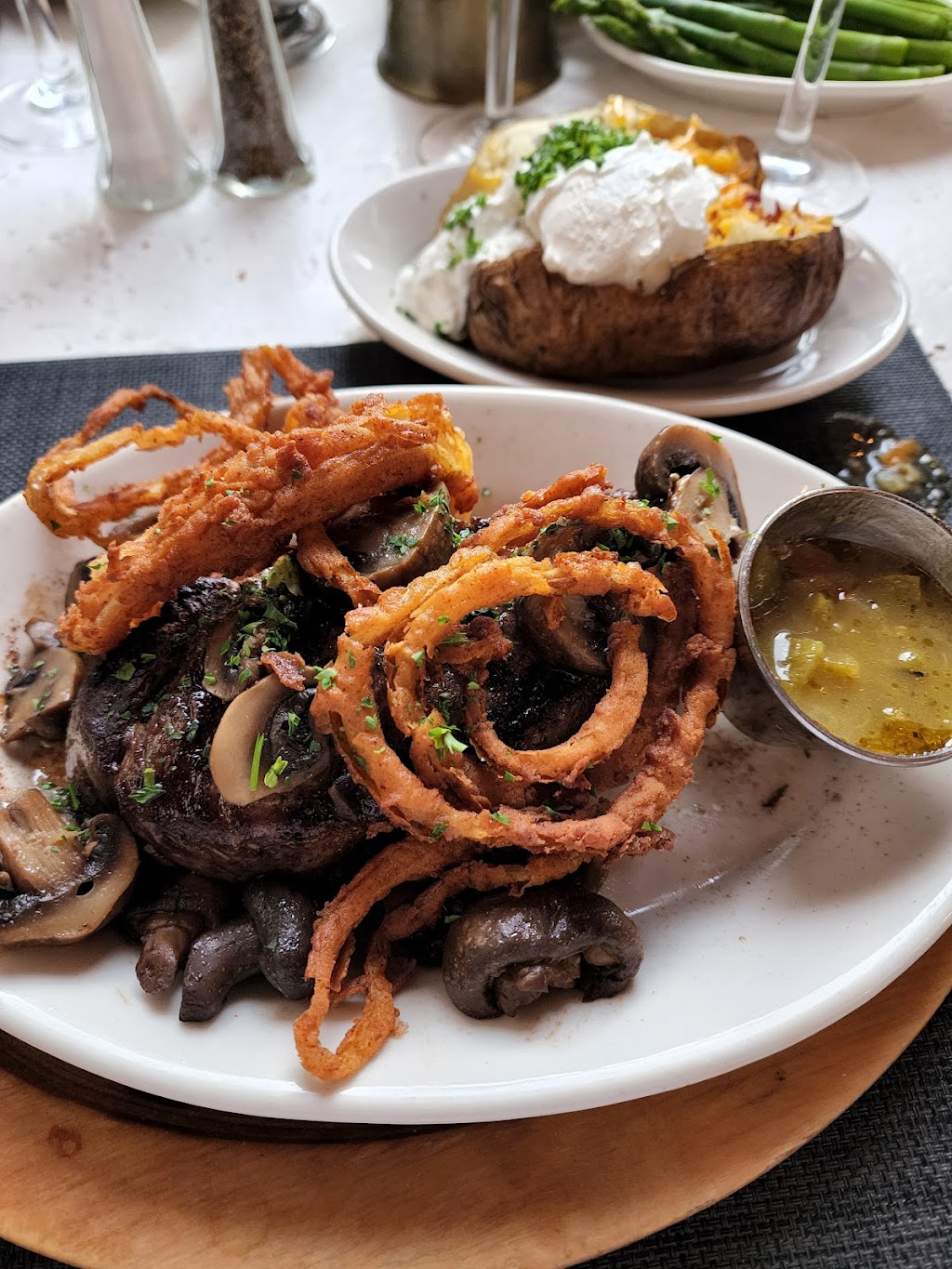 The Bull Ring | restaurant | 150 Washington Ave #108, Santa Fe, NM 87501, USA | 5059833328 OR +1 505-983-3328