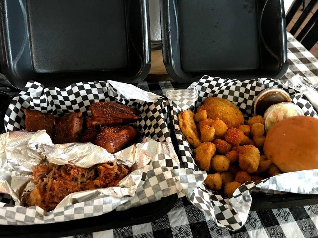 Crutchfields Bar-B-Q | restaurant | 2661 N Hollywood St, Memphis, TN 38127, USA | 9014339594 OR +1 901-433-9594