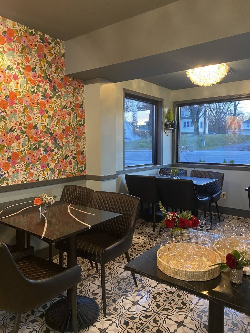 Tara Kitchen | restaurant | 1785 Western Ave, Albany, NY 12203, USA | 5186084126 OR +1 518-608-4126