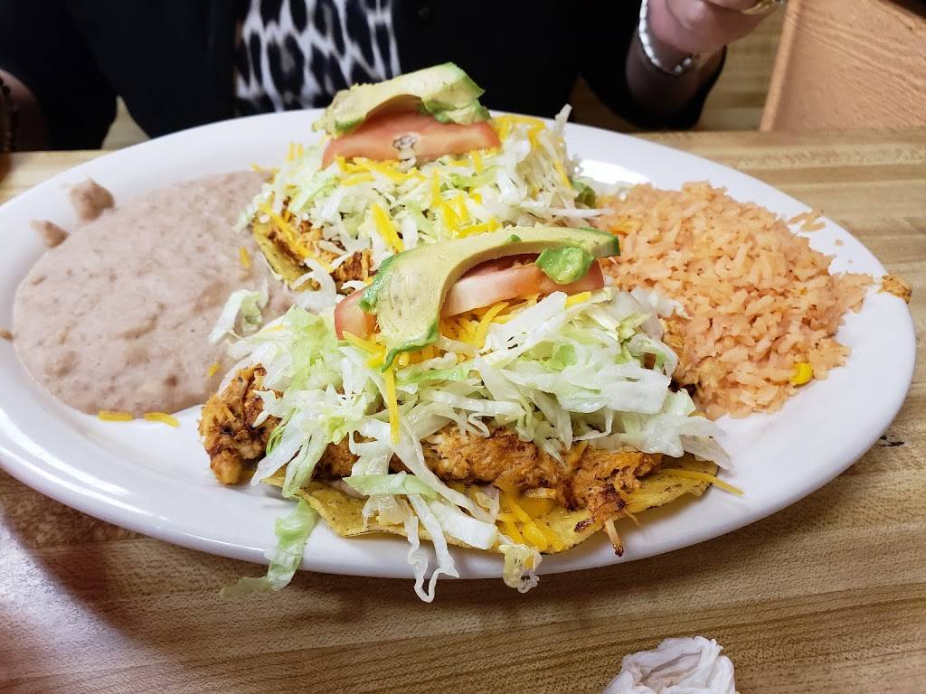 El Coco Rayado | restaurant | 2303 N Zarzamora St, San Antonio, TX 78201, USA | 2107318605 OR +1 210-731-8605