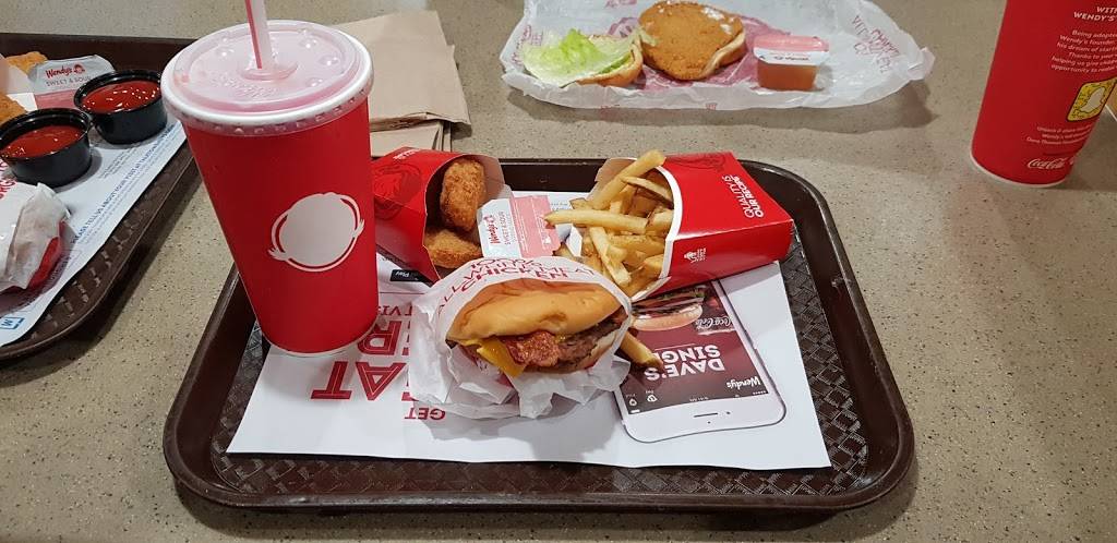 Wendys | restaurant | 1824 Tiny Town Rd, Clarksville, TN 37042, USA | 9315913201 OR +1 931-591-3201