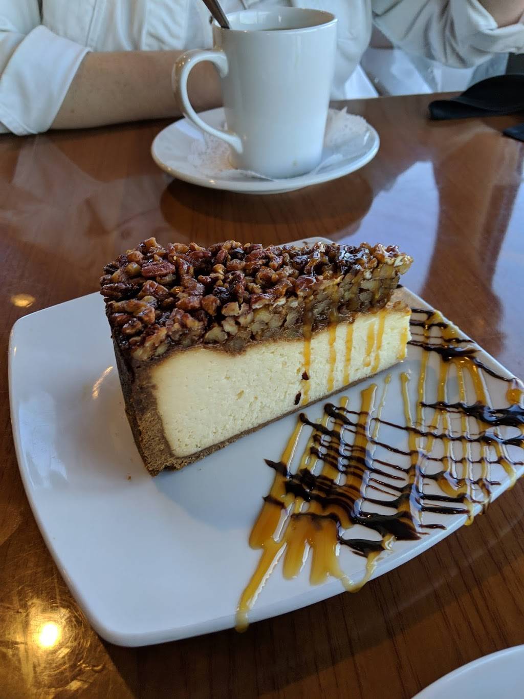 Malones Steak & Seafood | restaurant | 1258 Virginia Ave, Atlanta, GA 30344, USA | 4047625577 OR +1 404-762-5577