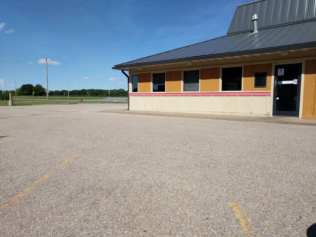 Pizza Hut | meal delivery | 915 E 3rd St, Douglass, KS 67039, USA | 3167472389 OR +1 316-747-2389