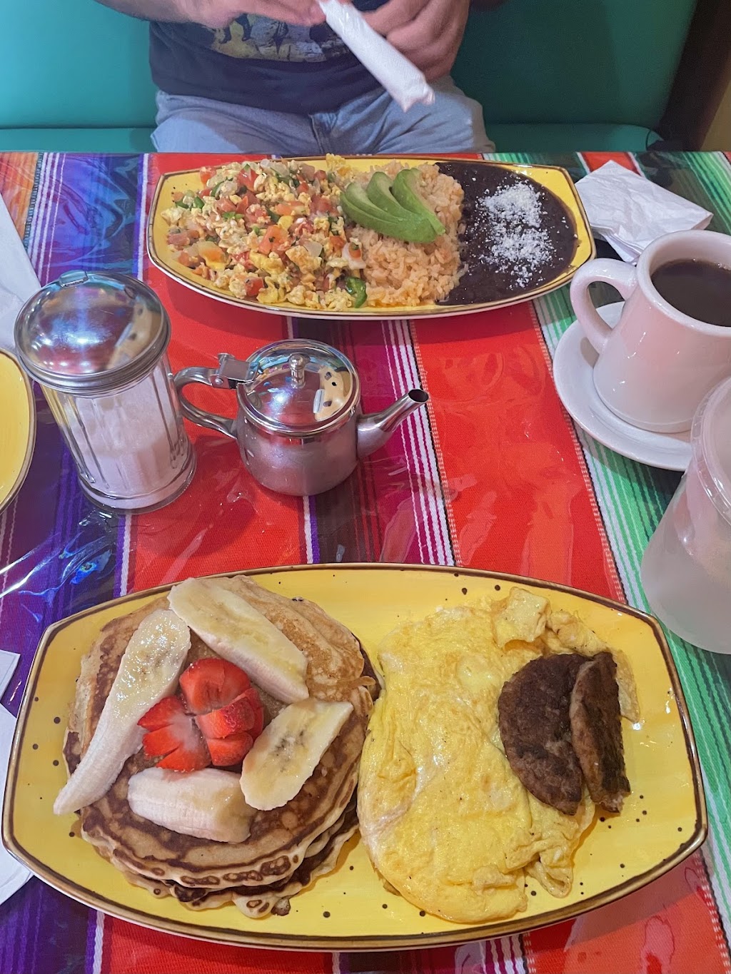 Banquetes Doña Cheli | restaurant | 34 Park Hill Ave, Yonkers, NY 10701, USA | 9142194360 OR +1 914-219-4360