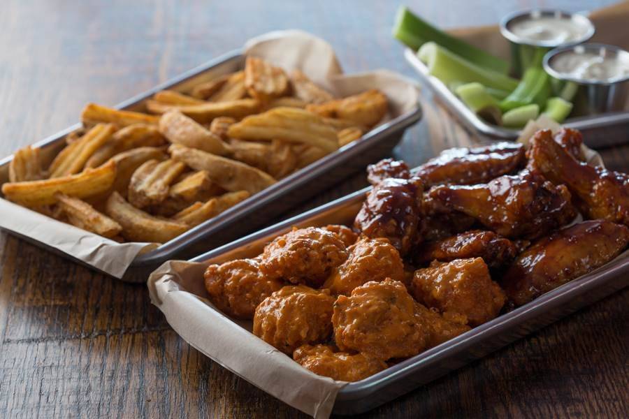 Wing Zone | restaurant | 905 Hess Ln, Louisville, KY 40217, USA | 5026616053 OR +1 502-661-6053