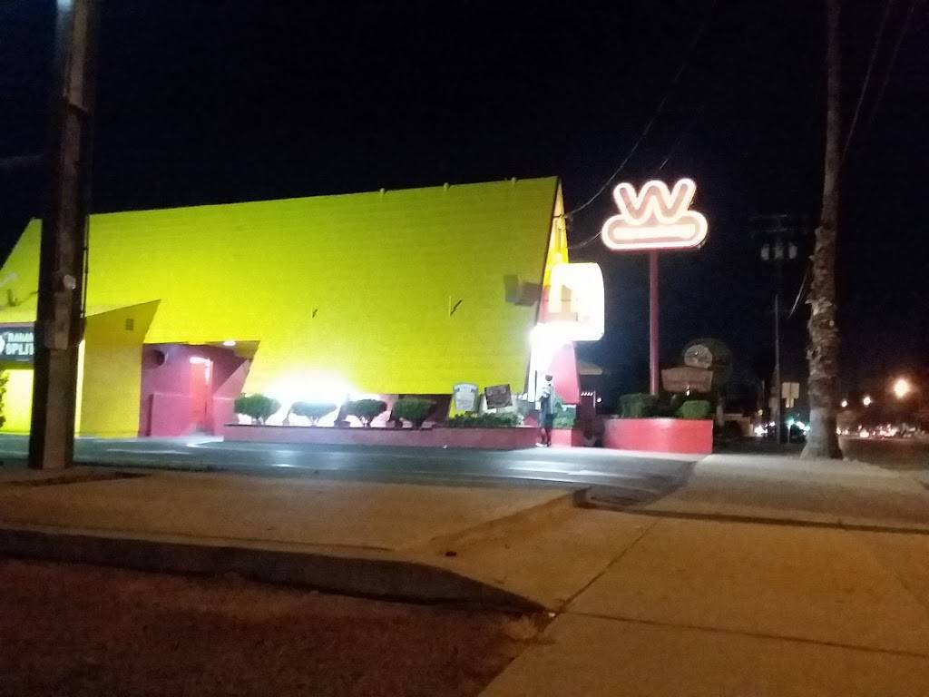 Wienerschnitzel | restaurant | 2569 W Ball Rd, Anaheim, CA 92804, USA | 7147614705 OR +1 714-761-4705