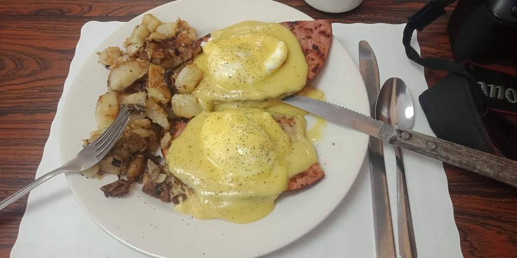 One Family Diner | restaurant | 260 Bowdoin St, Dorchester, MA 02122, USA | 6174361577 OR +1 617-436-1577