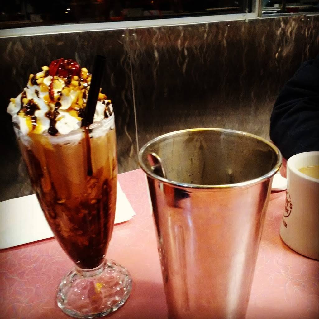 Pennys Diner | restaurant | 2101 Camino Del Llano, Belen, NM 87002, USA | 5058649516 OR +1 505-864-9516