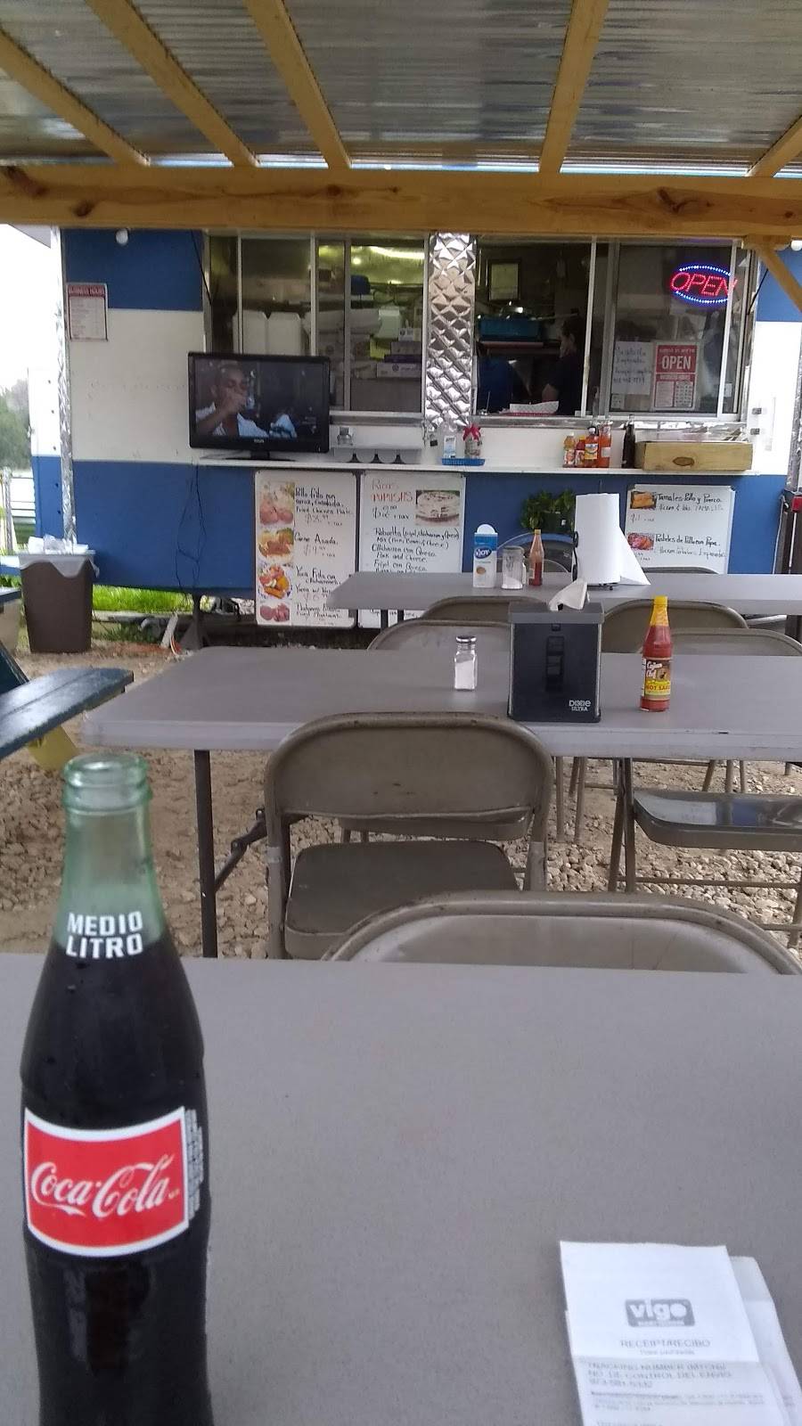 Delmys Pupuseria | restaurant | 6108 E Riverside Dr, Austin, TX 78741, USA | 5129029979 OR +1 512-902-9979