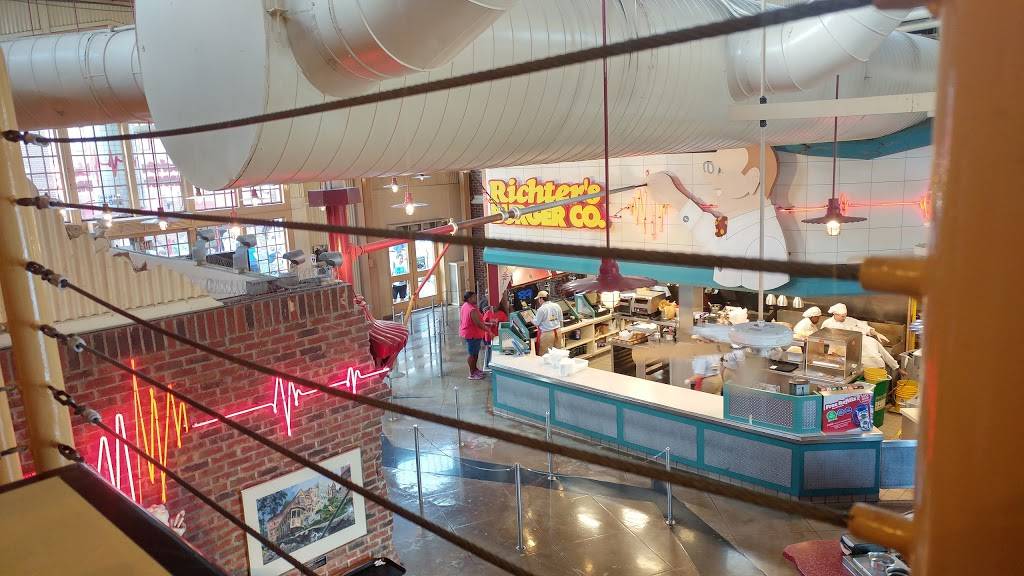 Richters Burger Company | restaurant | South St, Orlando, FL 32819, USA | 4073638000 OR +1 407-363-8000