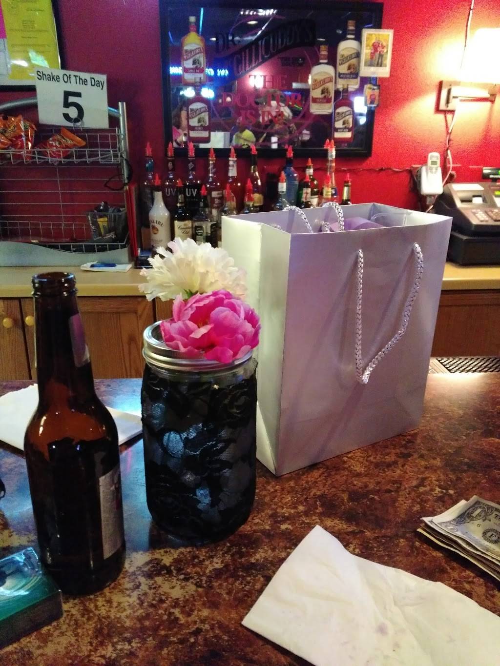 Red Room Bar & Restaurant | restaurant | 108 E Merrimac St, Dodgeville, WI 53533, USA | 6089357108 OR +1 608-935-7108