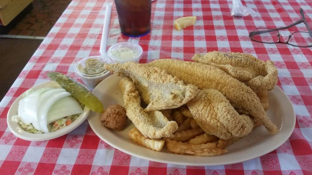 Johnsons Fish House & Diner | restaurant | 329 US-64, Wynne, AR 72396, USA | 8702383536 OR +1 870-238-3536