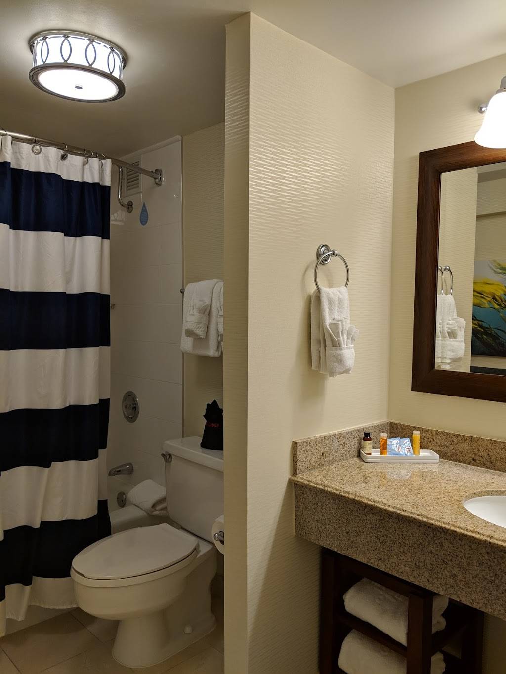 Annapolis Waterfront Hotel, Autograph Collection | restaurant | 80 Compromise St, Annapolis, MD 21401, USA | 4102687555 OR +1 410-268-7555