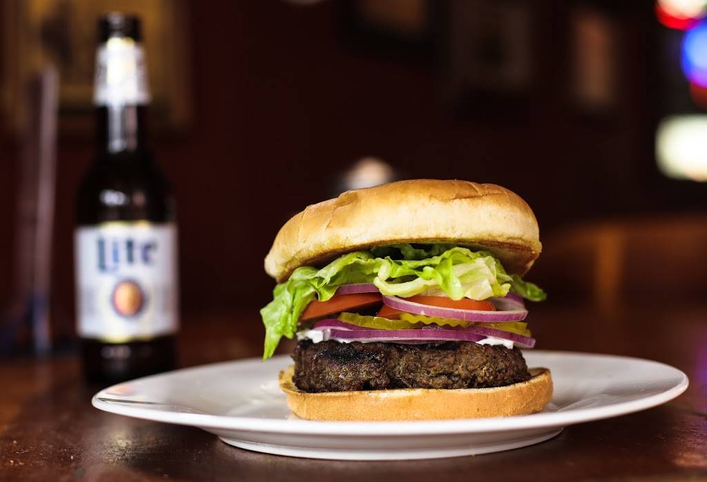 Gilhooleys Restaurant and Oyster Bar 18+ | restaurant | 222 9th St, San Leon, TX 77539, USA | 2813393813 OR +1 281-339-3813